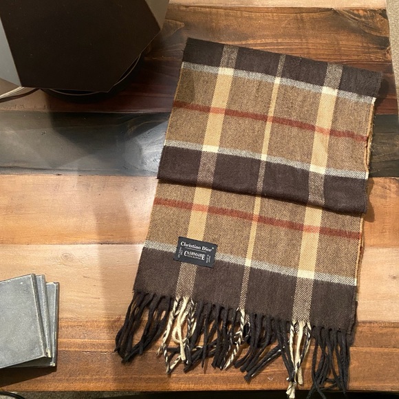 CHRISTIAN DIOR SCARF - Picture 4 of 4